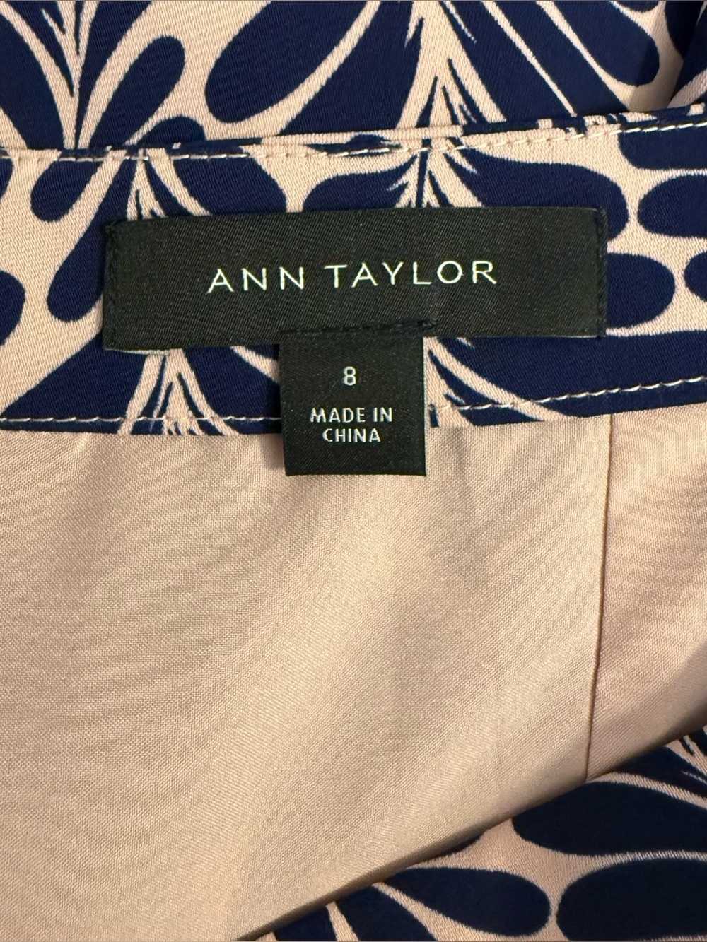 Ann Taylor Women’s Midi Pencil Skirt Faux Wrap Navy & Beige Petal Print Size 8 - Picture 15 of 16